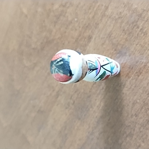 Miniature Kokeshi Doll Japanese Hand Crafted Wood Painted Kimono White Red Green - Picture 2 of 7